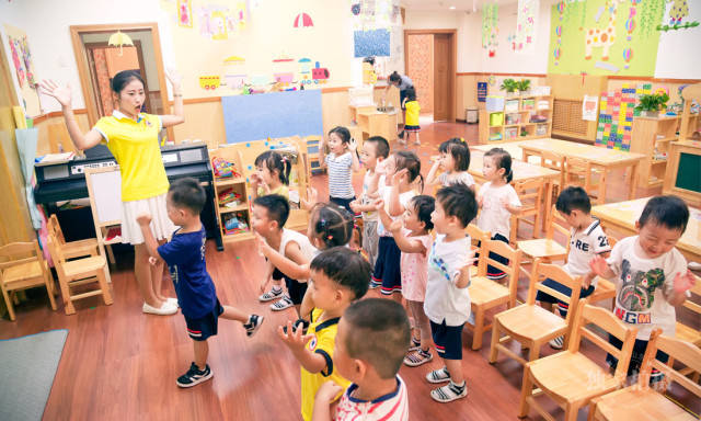 幼教視線:知遠(yuǎn)教育梧桐樹(shù)品牌幼兒園之老師一日工作側(cè)記